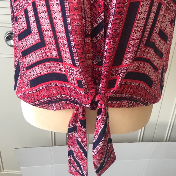 Lucky brand bandana print tie front blouse. - Picture 4 of 7
